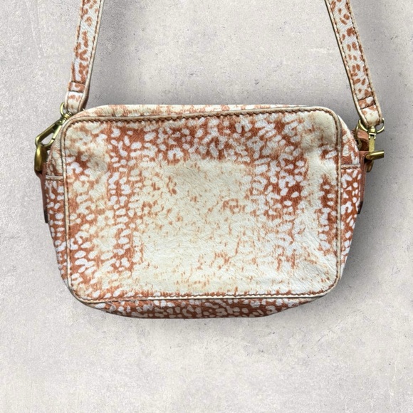 Madewell The Transport Camera
Bag Animal Spot Calf Hair Toffee - Picture 4 of 13